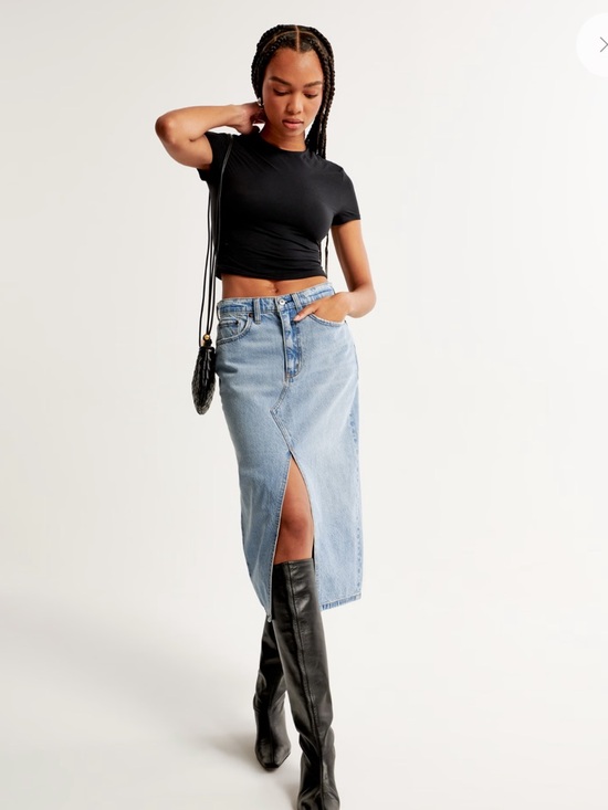Abercrombie & Fitch Dresses & Skirts - NWT: Abercrombie & Fitch High Rise Light Denim Midi Skirt